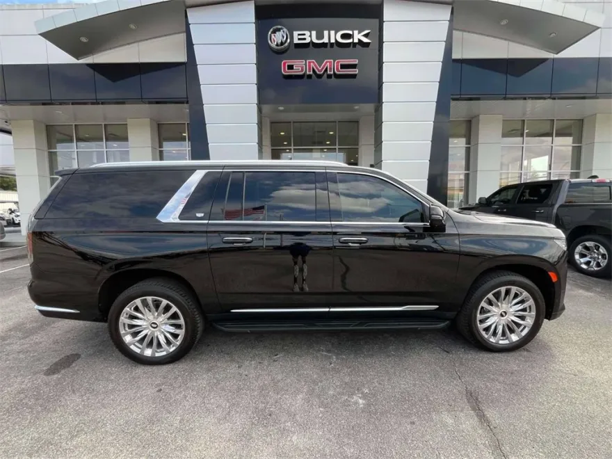 2023 Cadillac Escalade ESV Premium Luxury photo 1