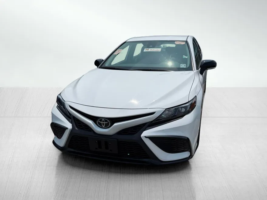 2023 Toyota Camry SE photo 1