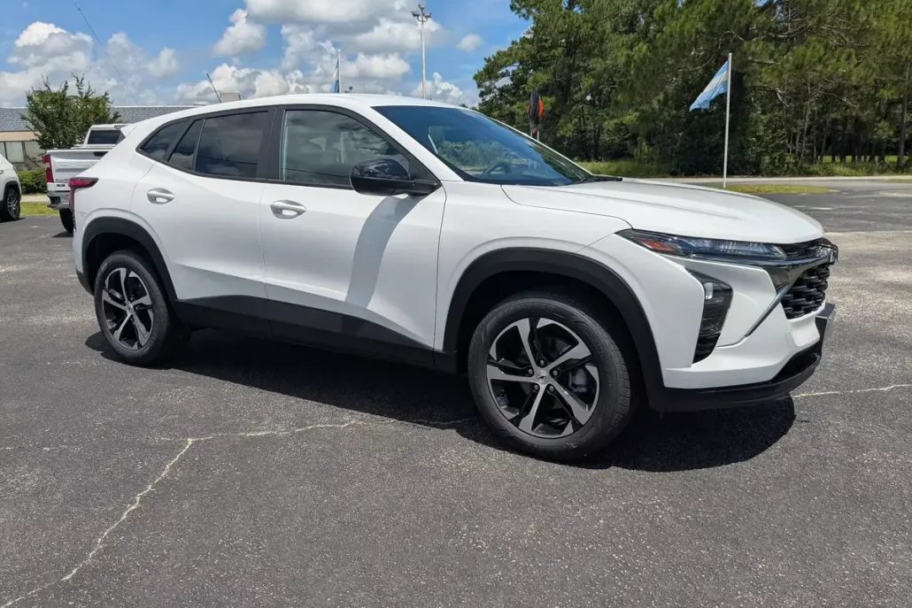2025 Chevrolet Trax photo 1