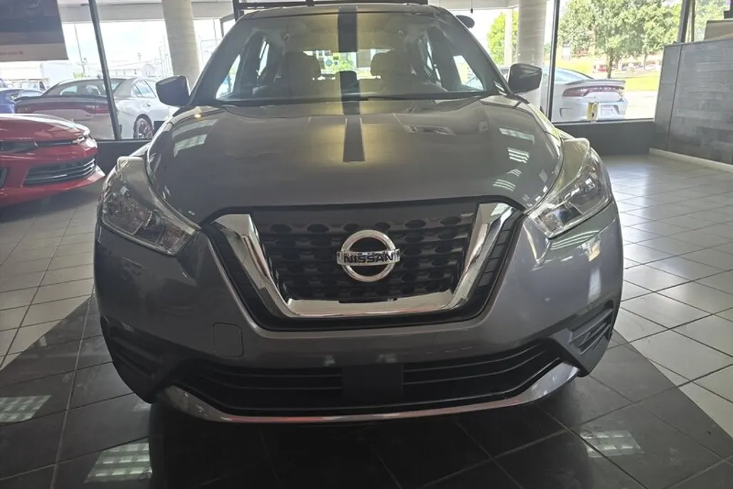 2020 Nissan Kicks S photo 1