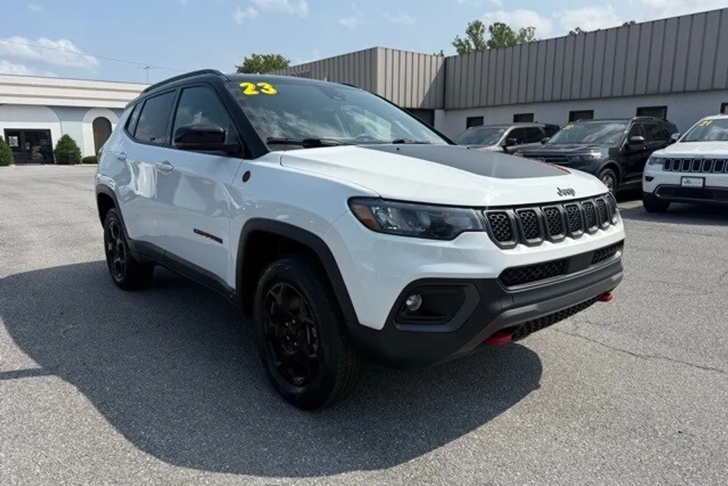 2023 Jeep Compass Trailhawk photo 1
