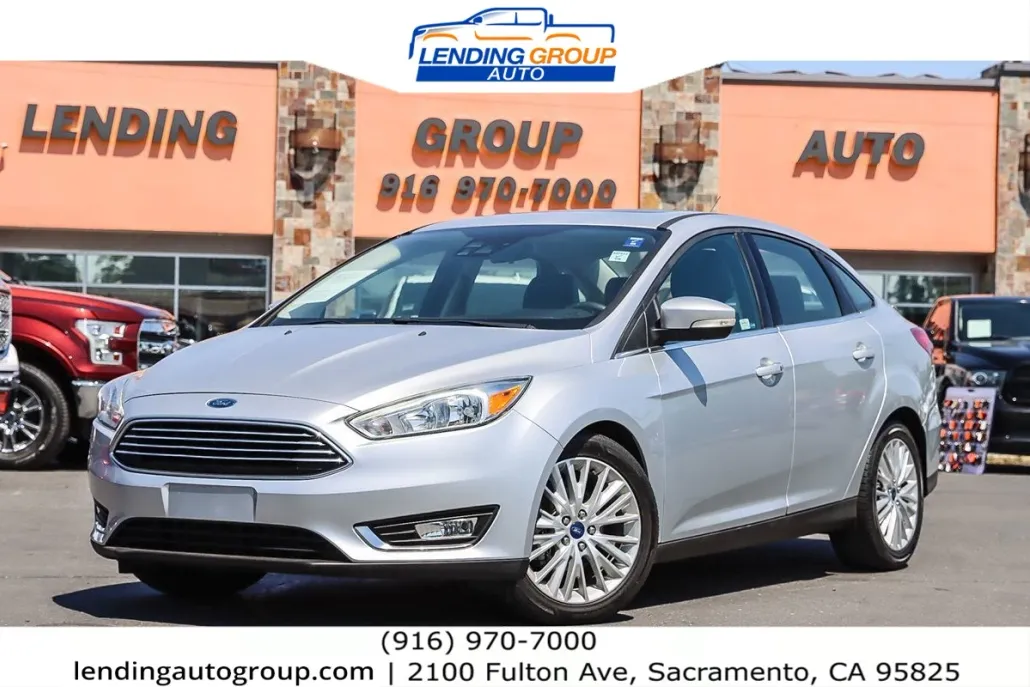 2017 Ford Focus Titanium photo 1