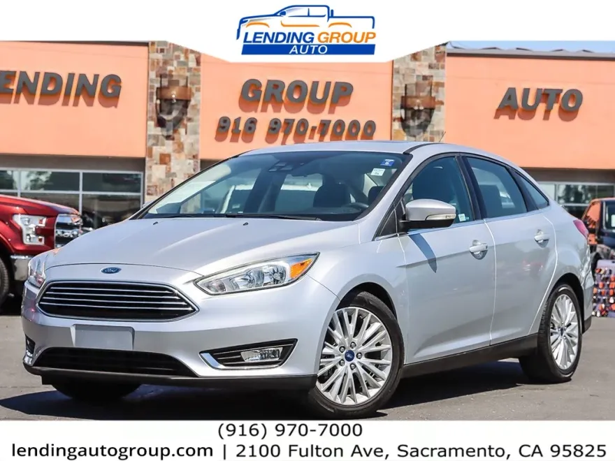 2017 Ford Focus Titanium photo 1