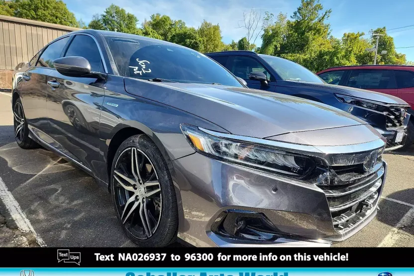 2022 Honda Accord Hybrid Touring photo 1