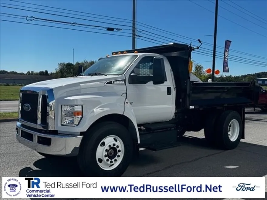 2025 Ford F-650 SuperCab photo 1