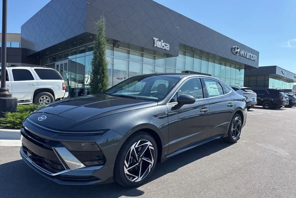 2026 Hyundai Sonata SEL Sport photo 1
