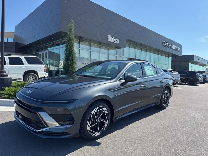 2026 Hyundai Sonata SEL Sport photo 1