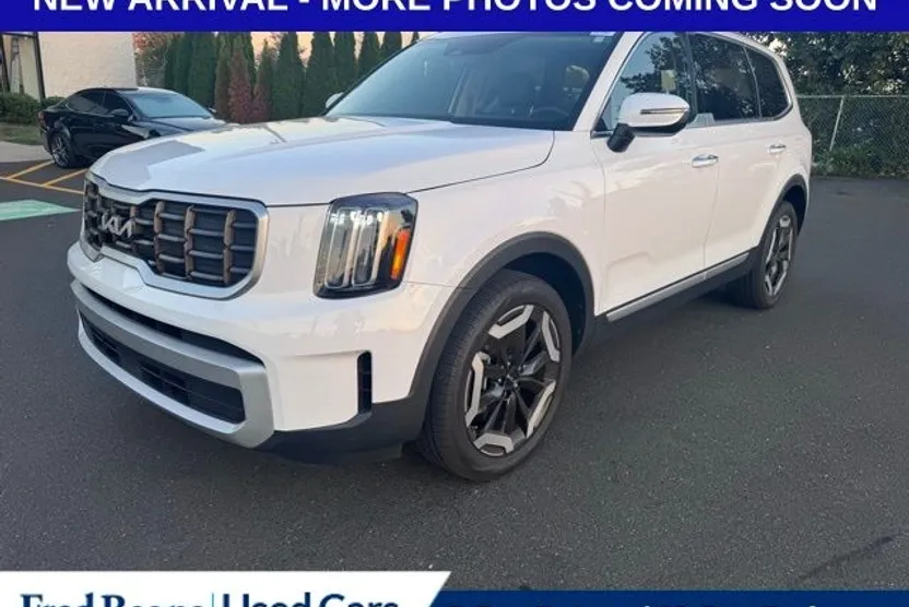 2024 Kia Telluride S photo 1
