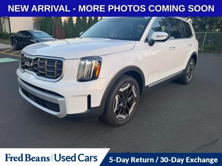 2024 Kia Telluride S photo 1