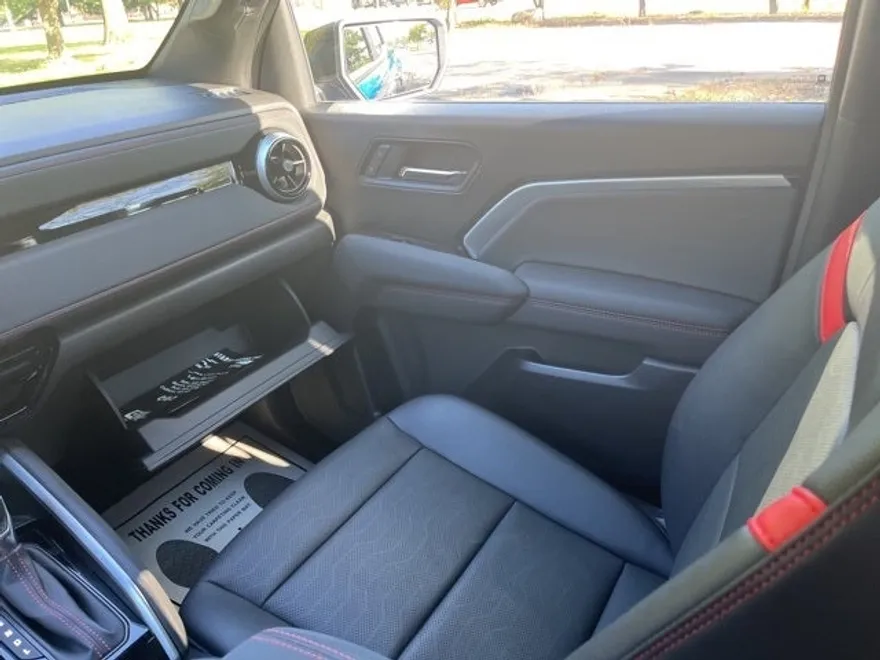 2023 Chevrolet Colorado Z71 photo 1