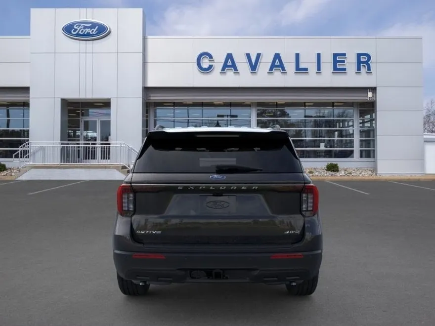 2025 Ford Explorer photo 1