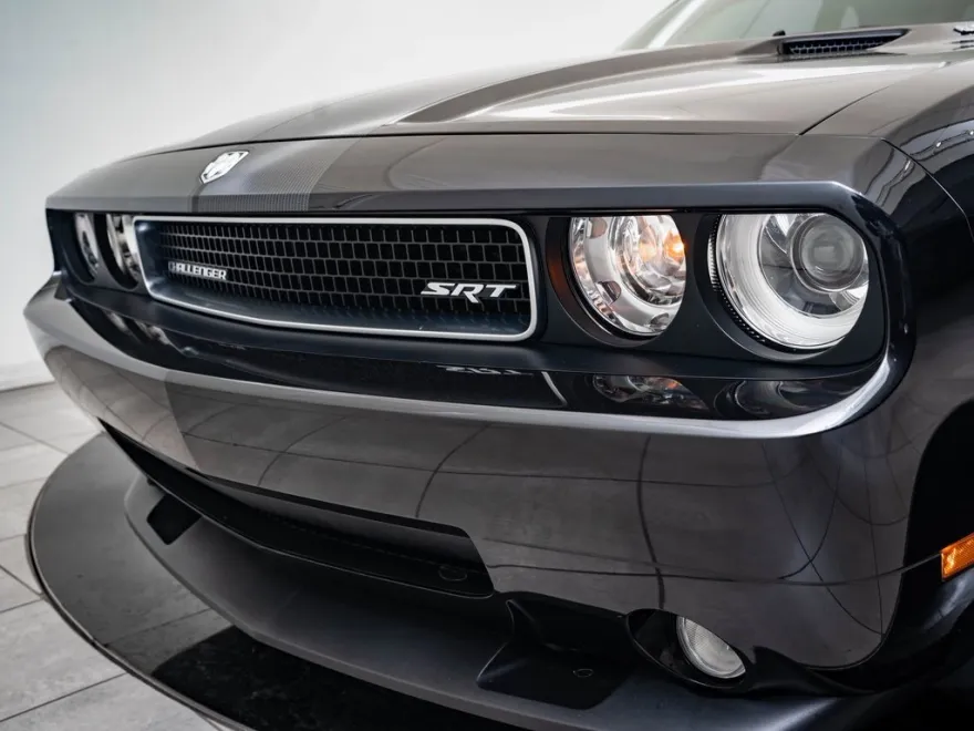 2009 Dodge Challenger SRT8 photo 1