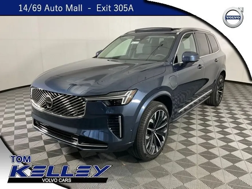 2026 Volvo XC90 T8 Plus photo 1