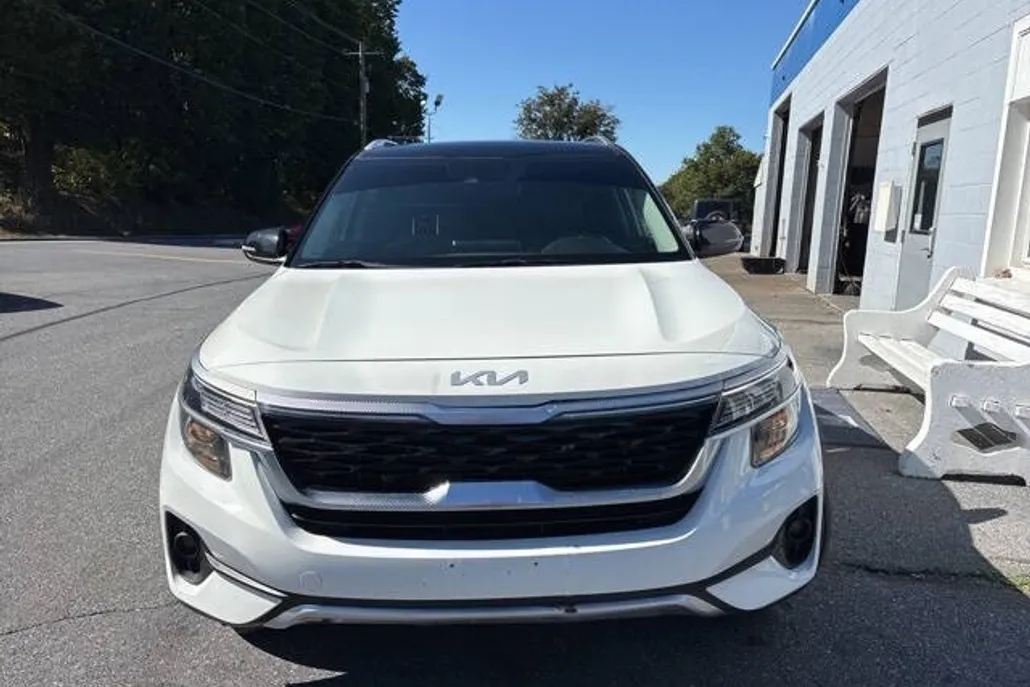 2022 Kia Seltos S photo 1