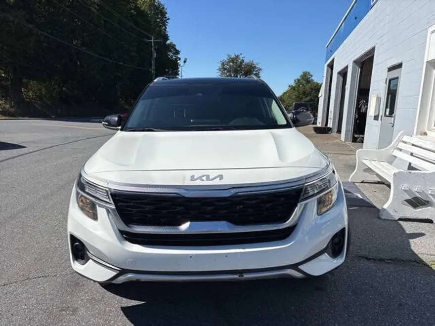 2022 Kia Seltos S photo 1