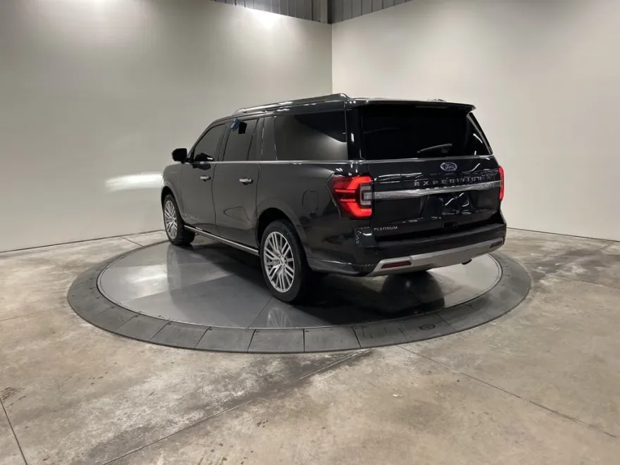 2022 Ford Expedition MAX Platinum photo 1