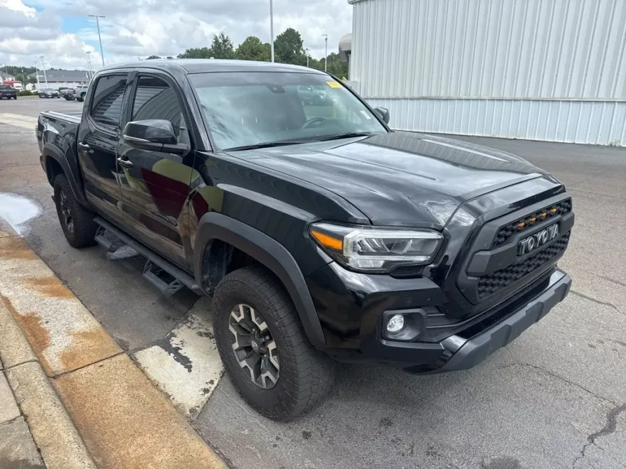 2022 Toyota Tacoma TRD Off-Road photo 1