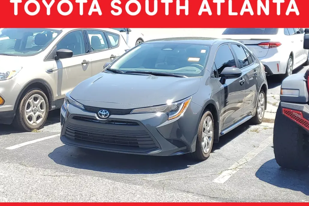2025 Toyota Corolla LE photo 1
