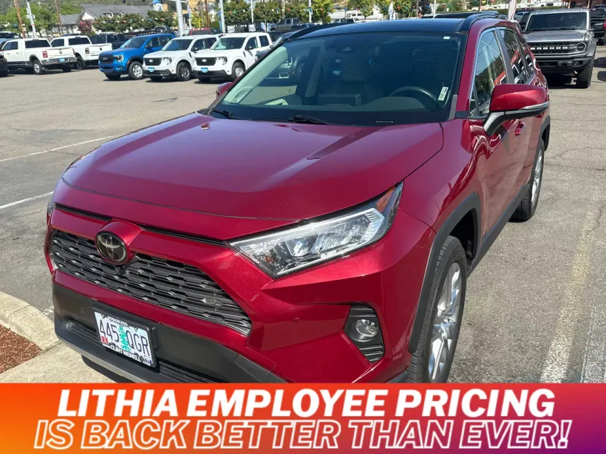 2020 Toyota RAV4 Limited photo 1