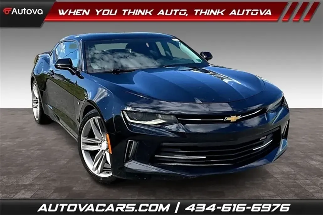 2018 Chevrolet Camaro 1LT photo 1