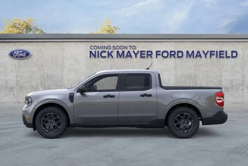 2025 Ford Maverick XLT photo 1