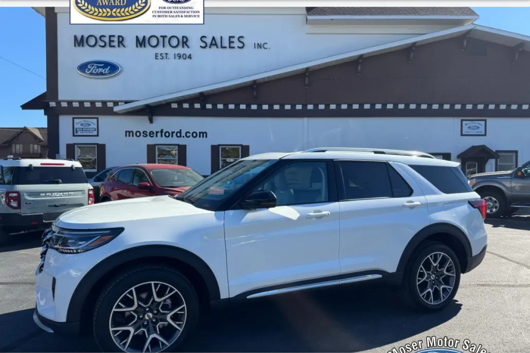 2025 Ford Explorer Platinum photo 1