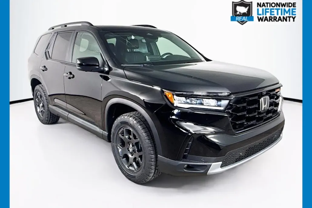 2025 Honda Pilot TrailSport photo 1