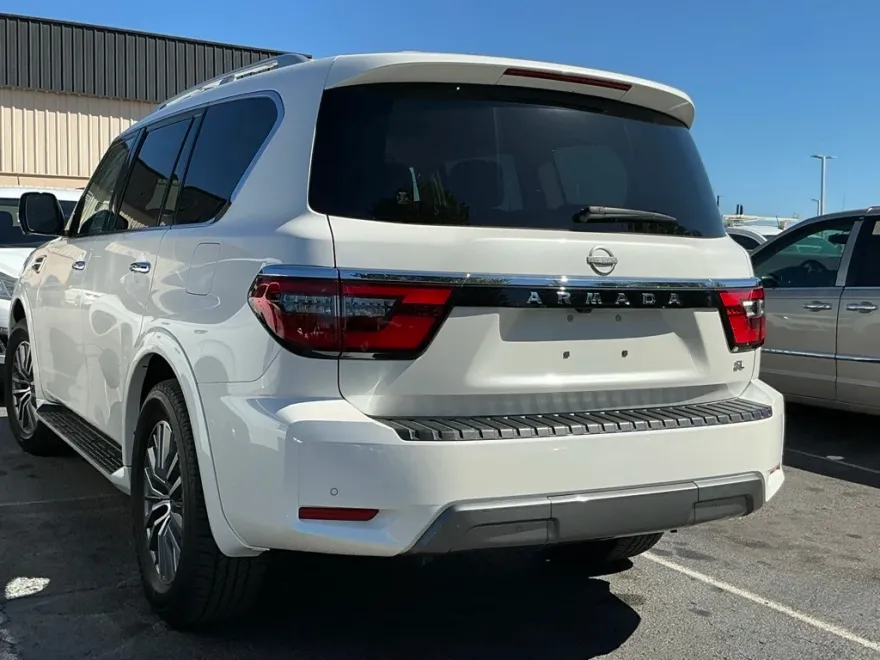 2024 Nissan Armada SL photo 1