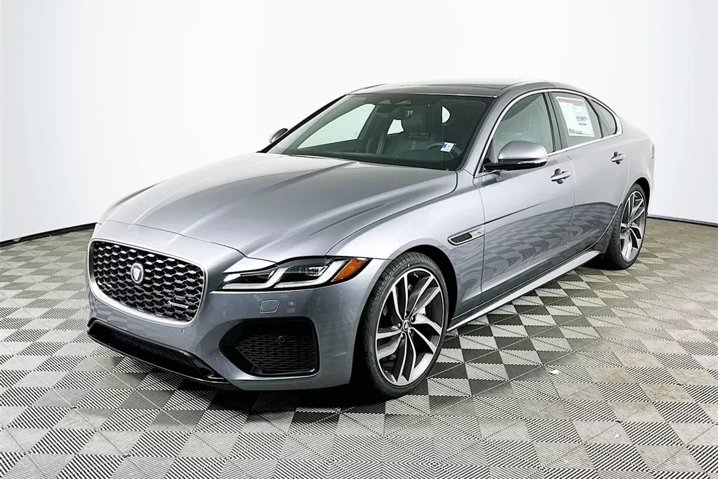 2024 Jaguar XF P300 R-Dynamic SE photo 1