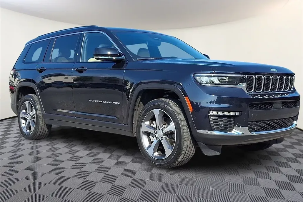 2023 Jeep Grand Cherokee Limited photo 1