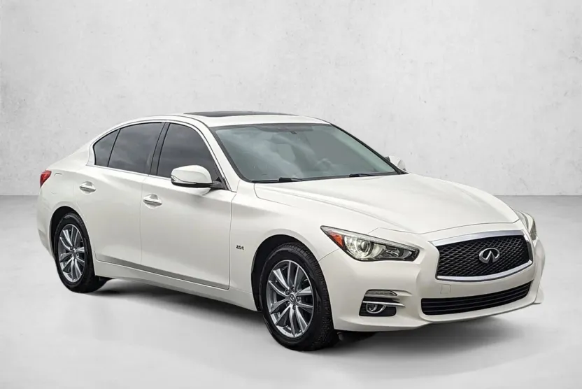 2017 Infiniti Q50 2.0t photo 1