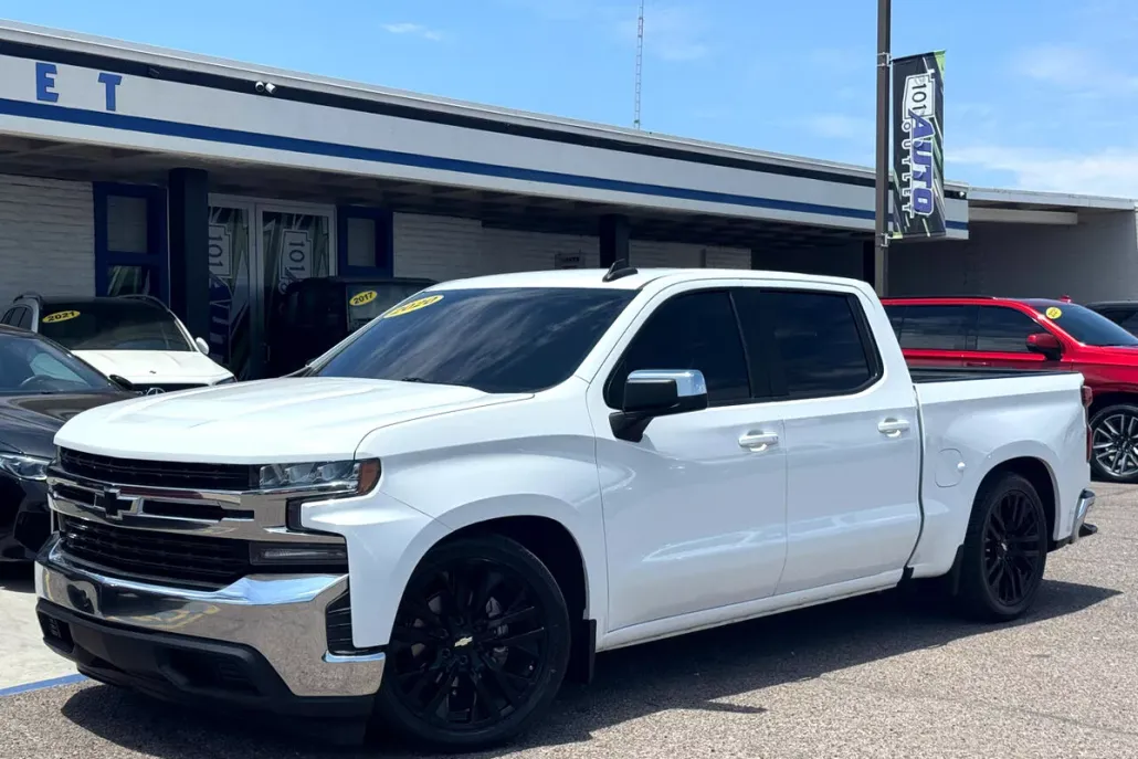 2020 Chevrolet Silverado 1500 LT photo 1