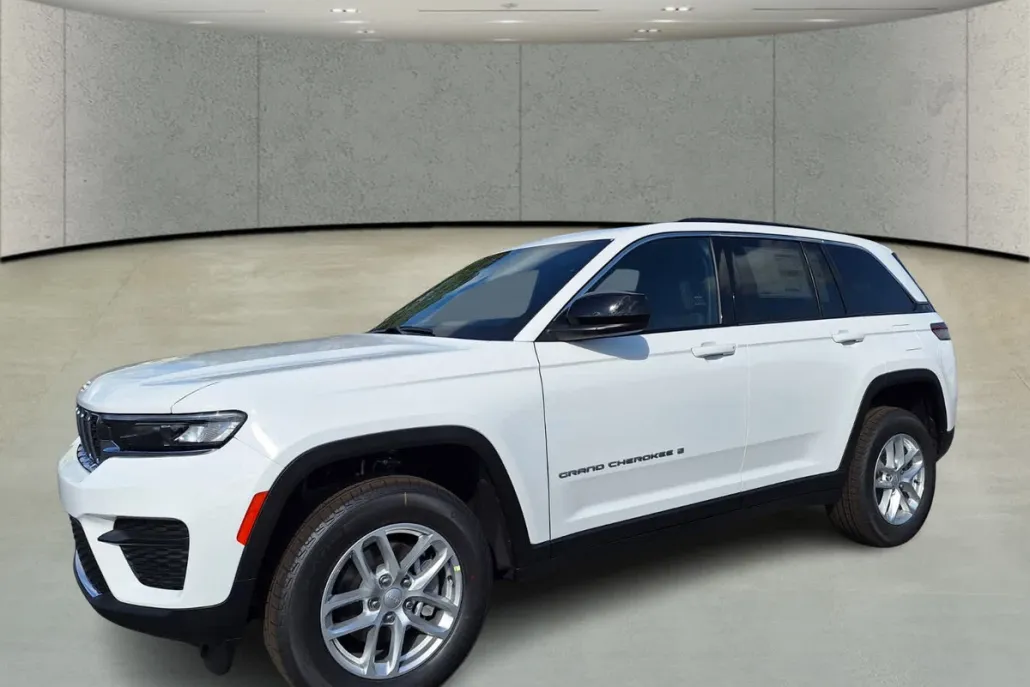 2025 Jeep Grand Cherokee Laredo X photo 1