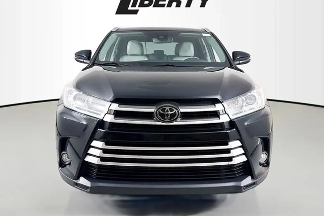 2017 Toyota Highlander XLE photo 1
