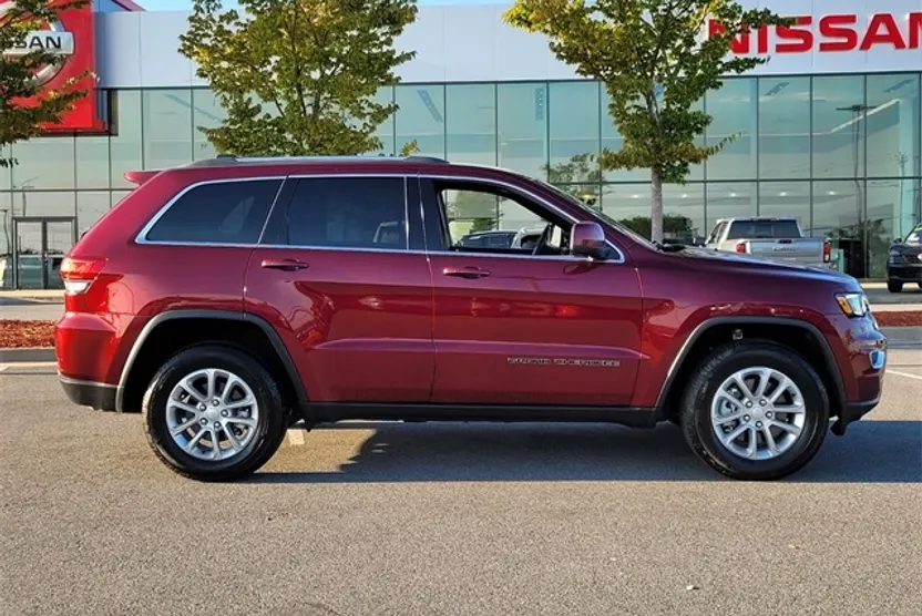2021 Jeep Grand Cherokee Laredo E photo 1