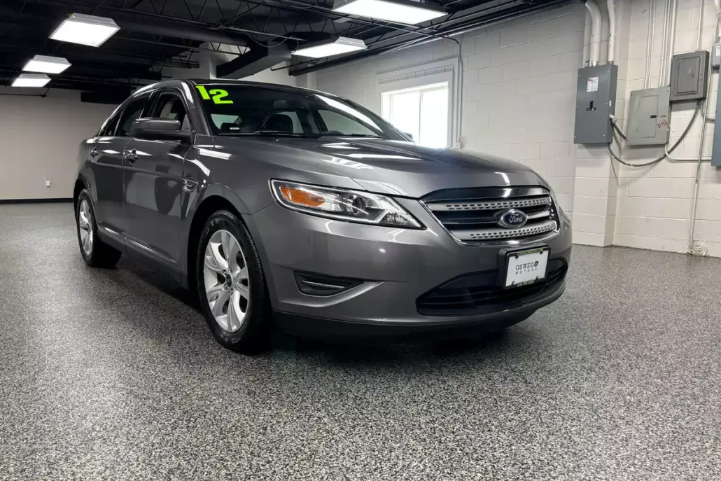 2012 Ford Taurus SEL photo 1