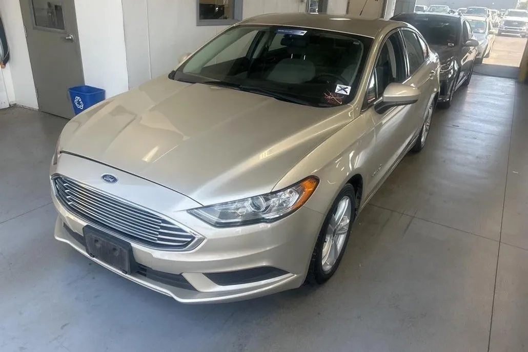 2018 Ford Fusion Hybrid S photo 1