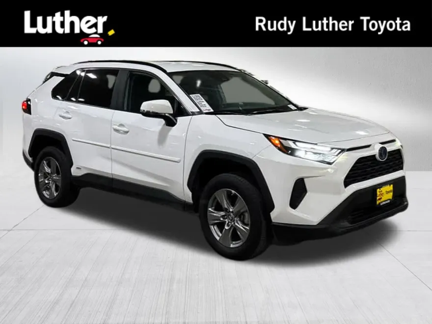 2024 Toyota RAV4 Hybrid LE photo 1