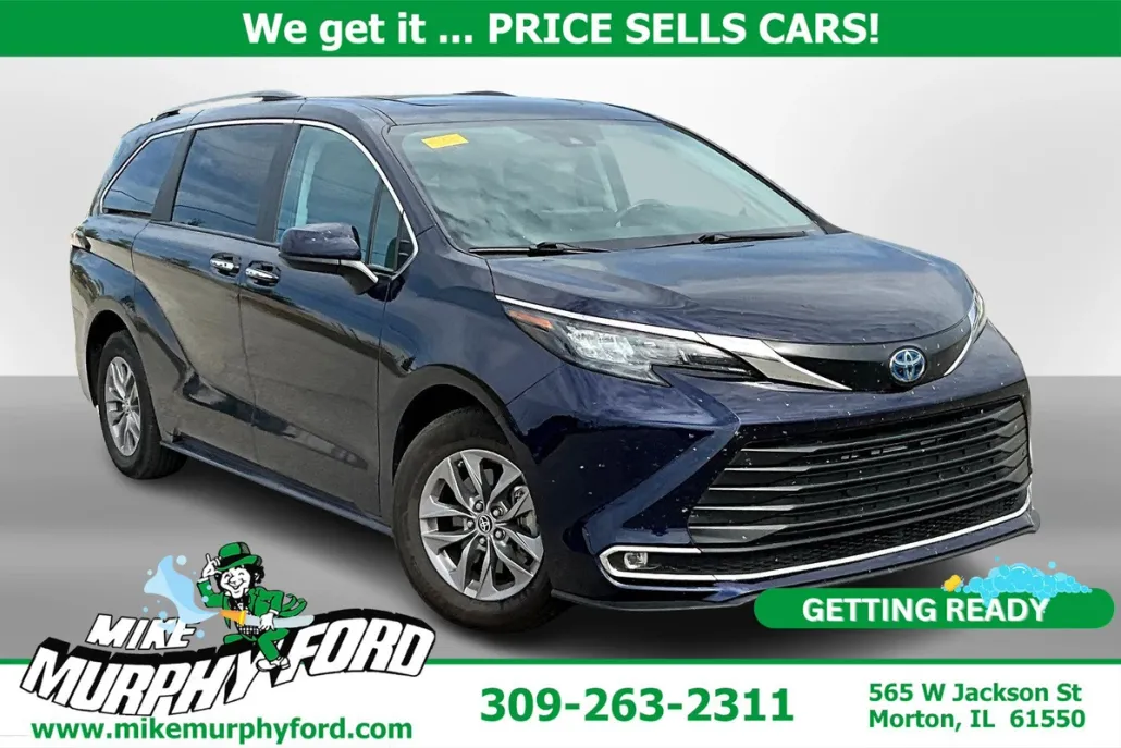 2024 Toyota Sienna XLE photo 1