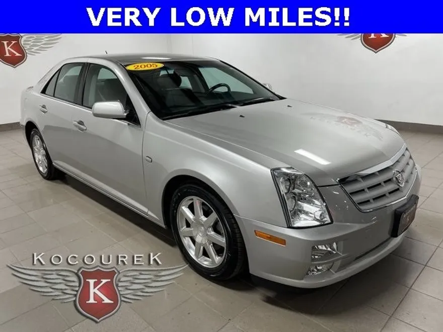 2005 Cadillac STS V6 photo 1
