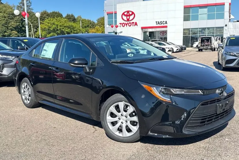 2026 Toyota Corolla LE photo 1