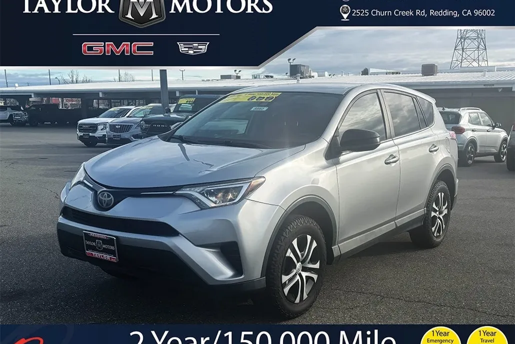 2018 Toyota RAV4 LE photo 1
