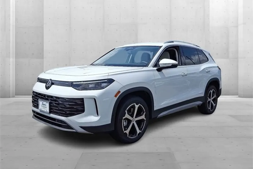 2025 Volkswagen Tiguan SE photo 1