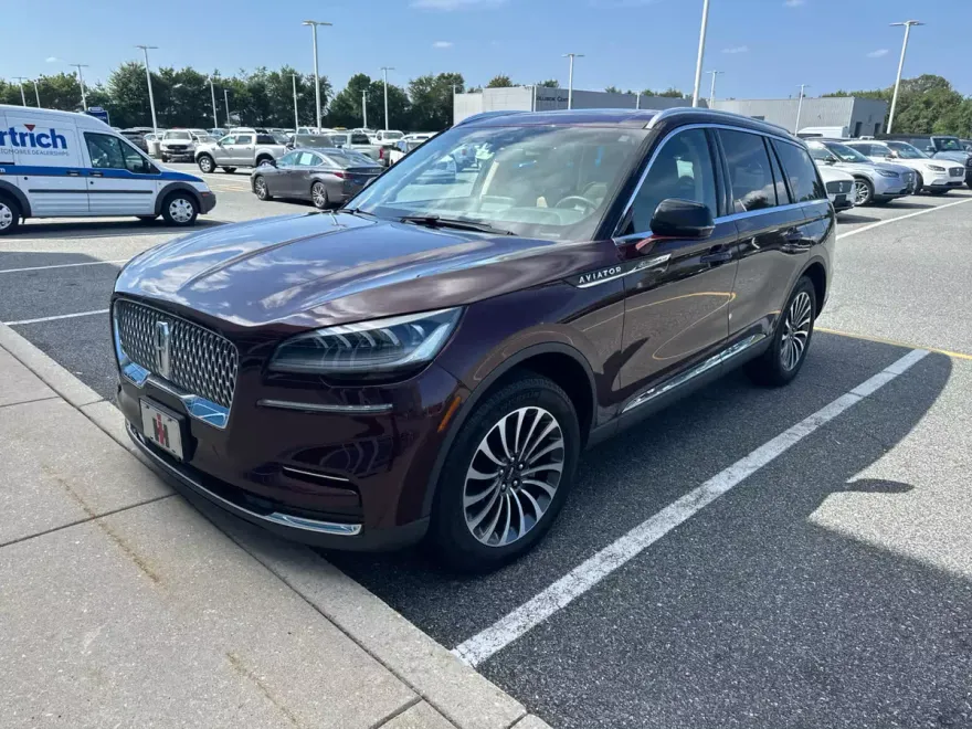 2022 Lincoln Aviator Standard photo 1