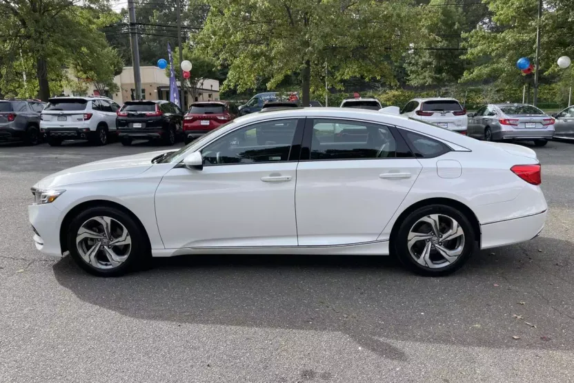 2018 Honda Accord EX photo 1