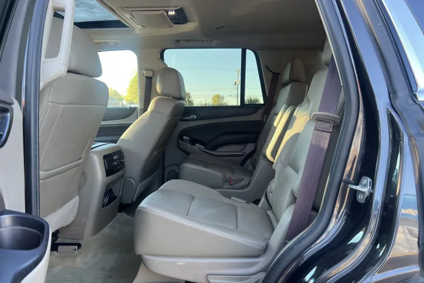 2017 Chevrolet Tahoe LT photo 1