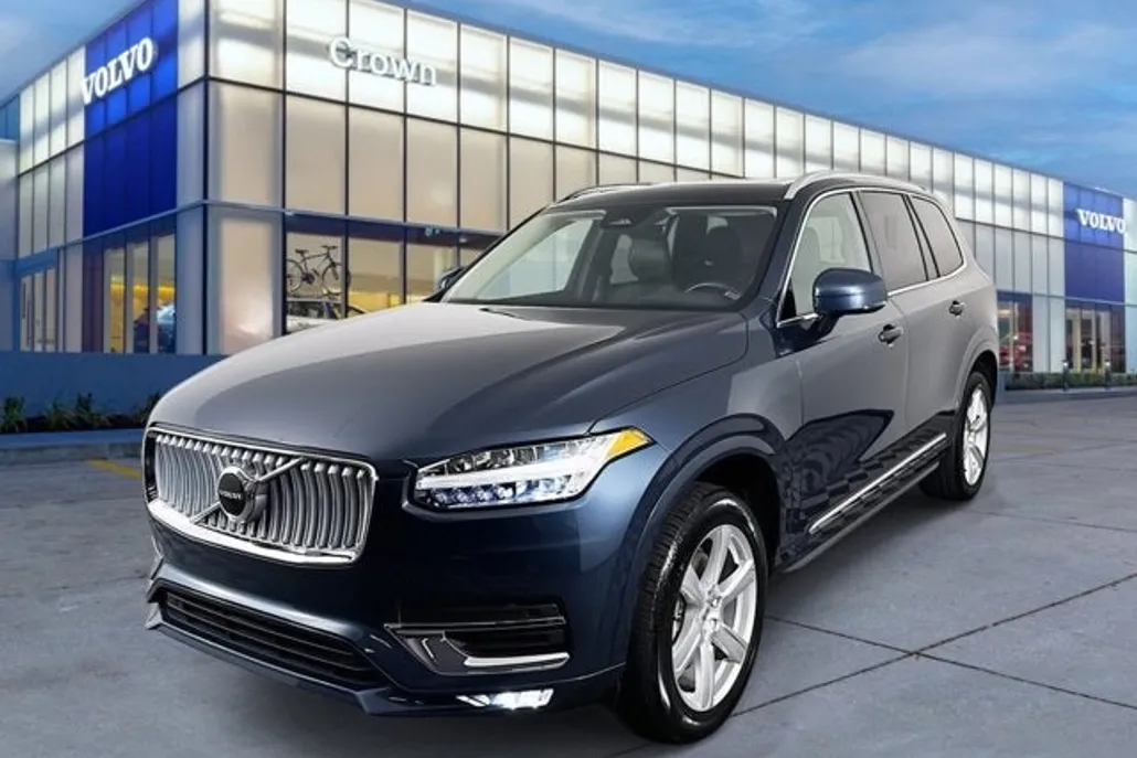 2024 Volvo XC90 B5 Core photo 1
