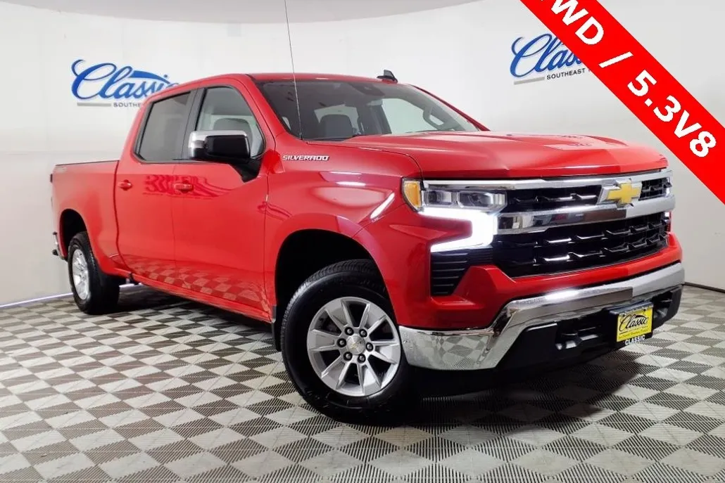 2024 Chevrolet Silverado 1500 LT photo 1