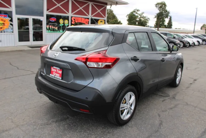 2020 Nissan Kicks photo 1