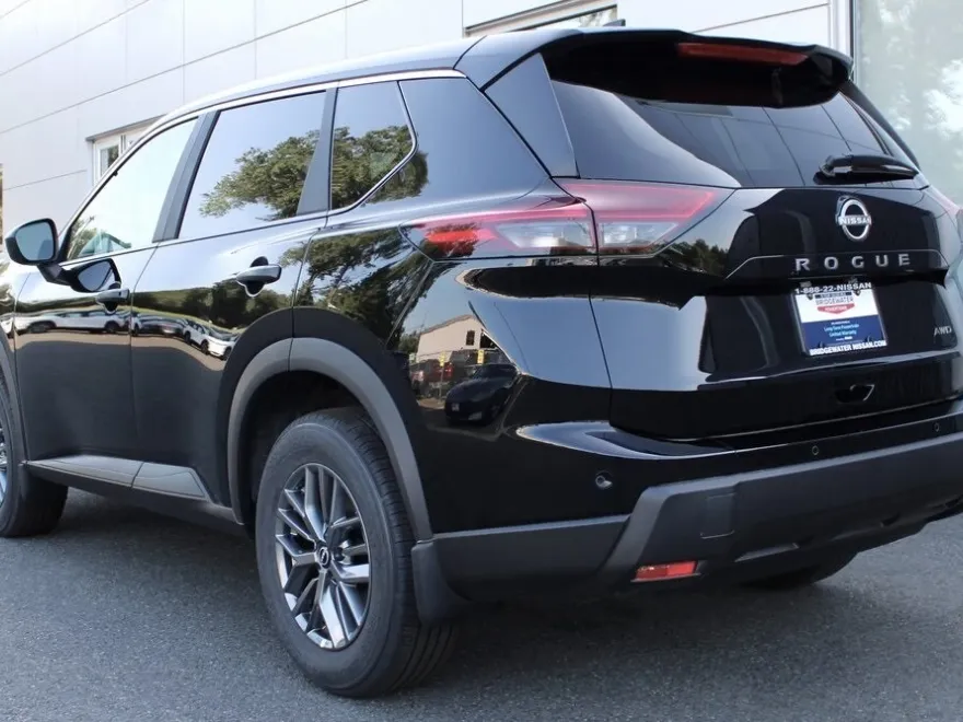 2025 Nissan Rogue S photo 1